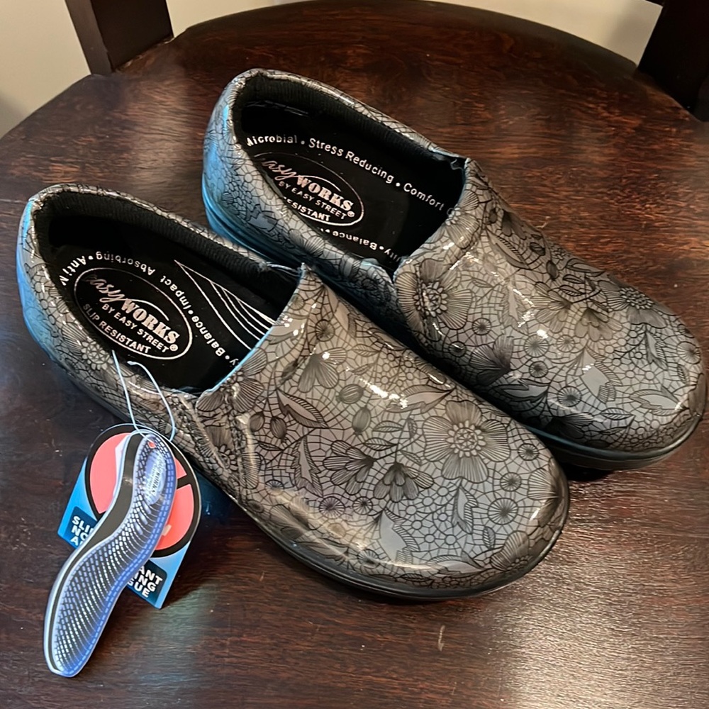 Easy Works Floral Slip Resistant Work Clogs Shoes 6.5W Wide Nurse Medical NWT